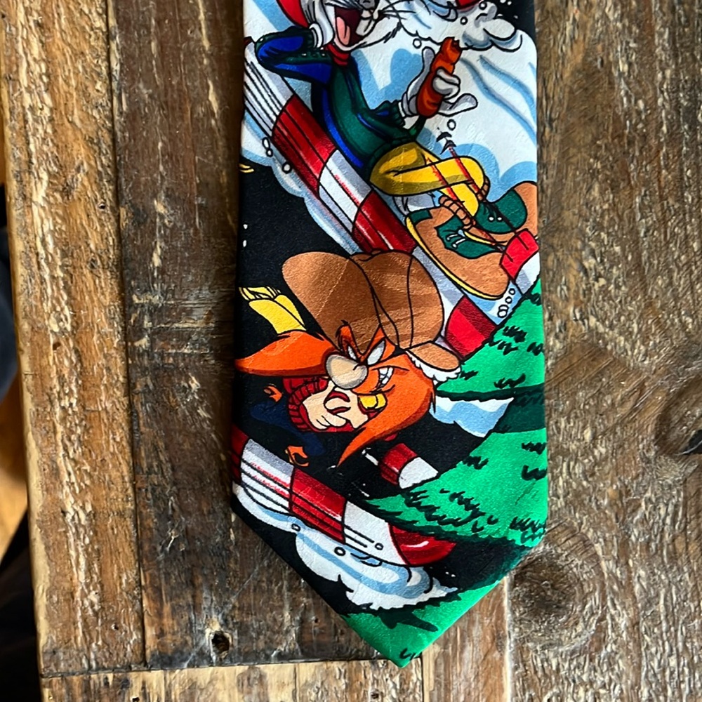 Looney Tunes Xmas tie